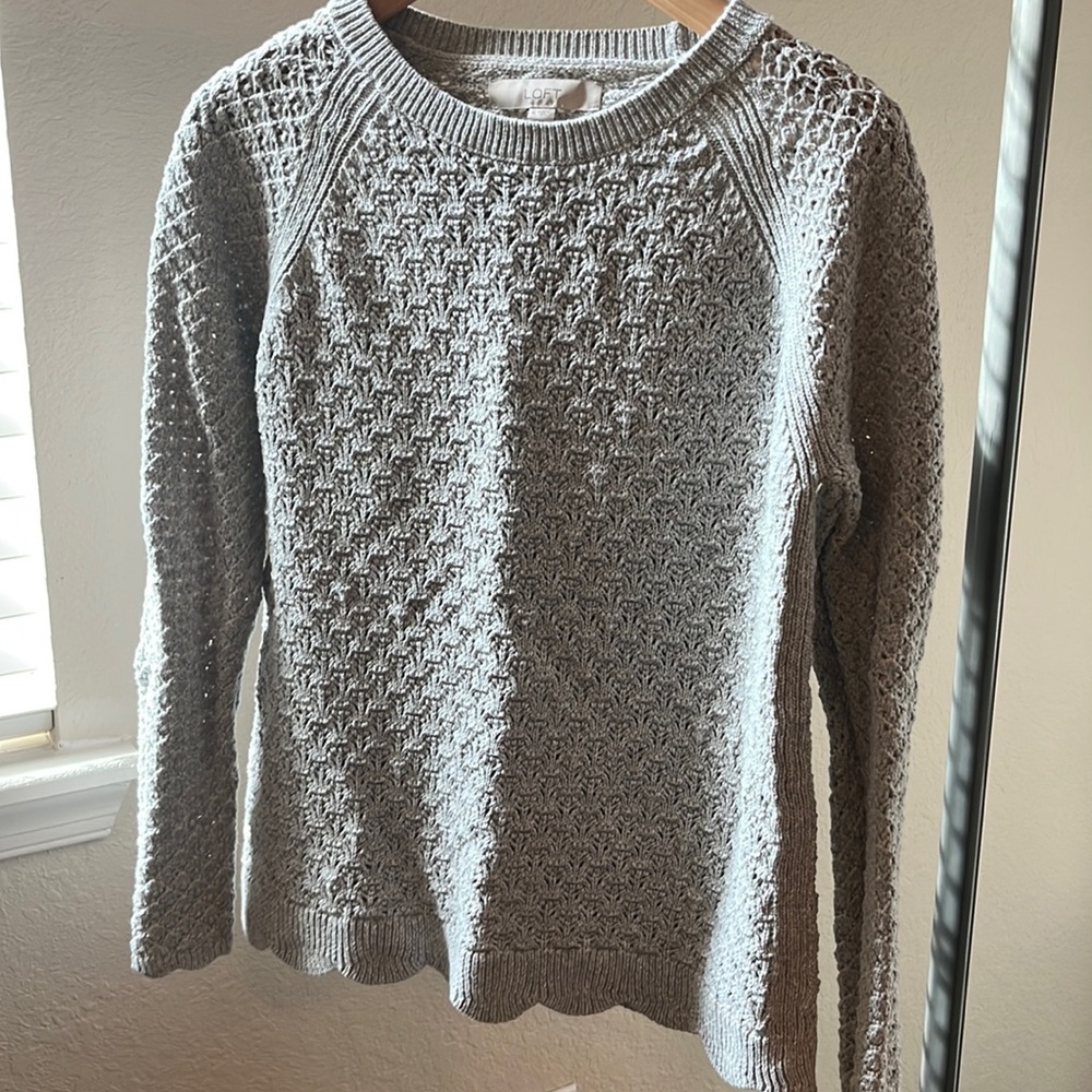 Adorable scallop hem Loft sweater